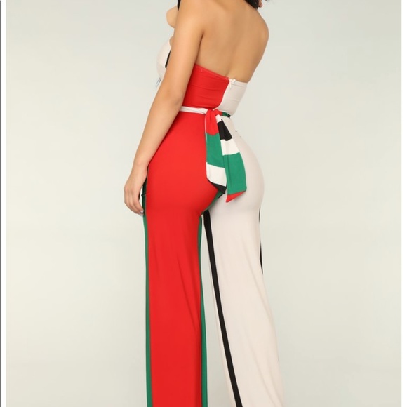 ✨HP✨Jumpsuit - Picture 2 of 2